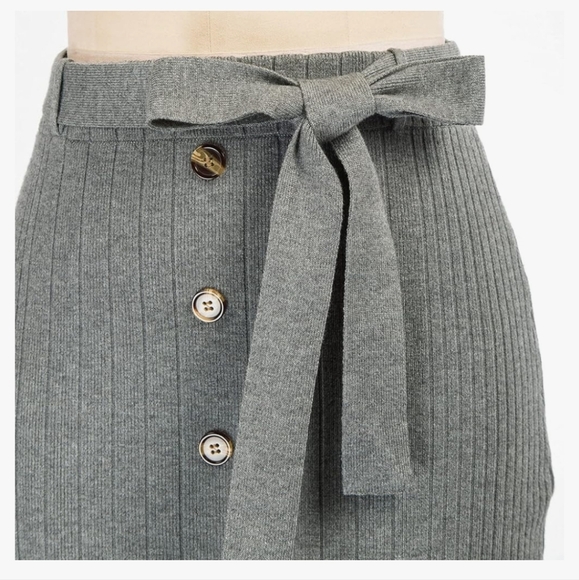 Gray sweater pencil skirt - Picture 8 of 15